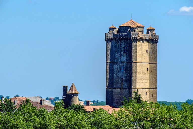 Un impressionnant donjon gascon